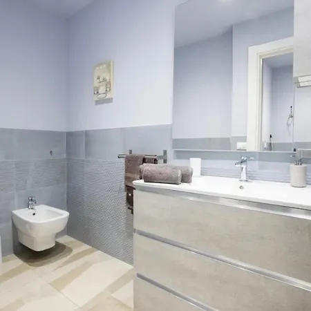 Très Joli Centro Appartement *