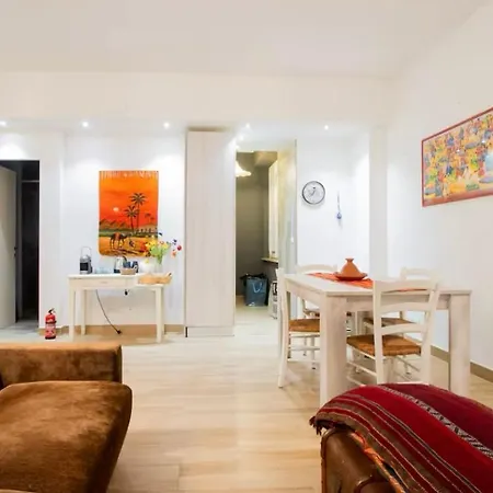 Lägenhet Tres Joli Centro Turin